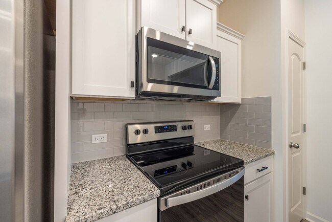 Building Photo - Charming Townhome Community near historic ...