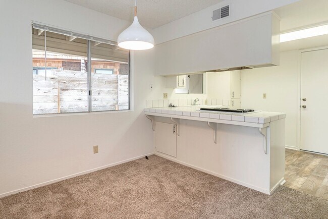 Building Photo - 1249 4th St