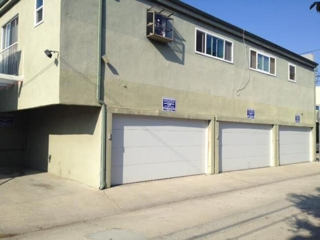 Building Photo - 474 Sherman Ave