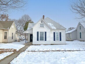 Building Photo - 3 bedroom 2 bath home