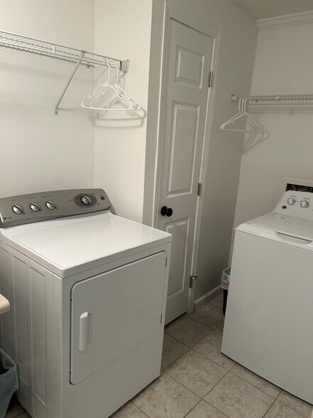 Building Photo - 4906 Wade Valley Way