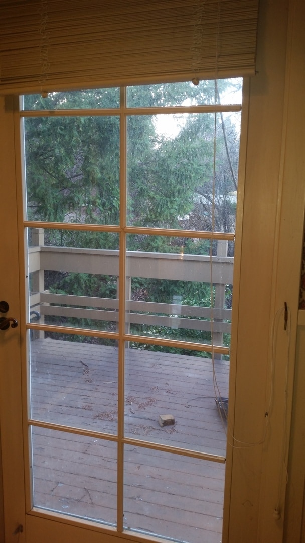 Building Photo - Occupied, do not disturb tenants. 1950's Craftsman 2br 2ba duplex on two levels, lawncare provide...