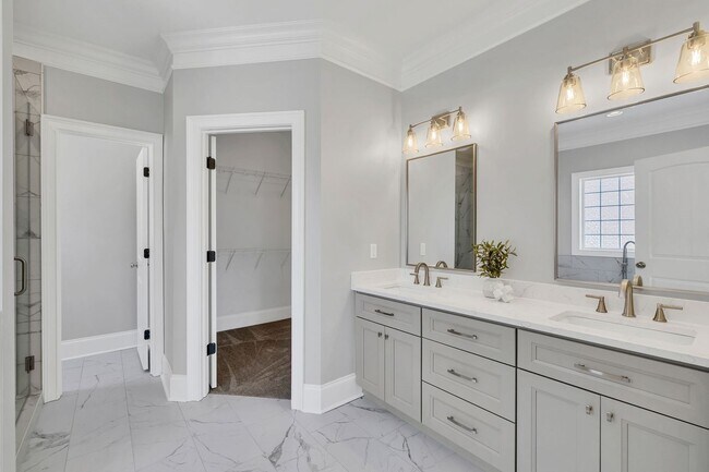 Building Photo - Luxury 4BR Home with River Views & Entertainer’s Bonus Room
