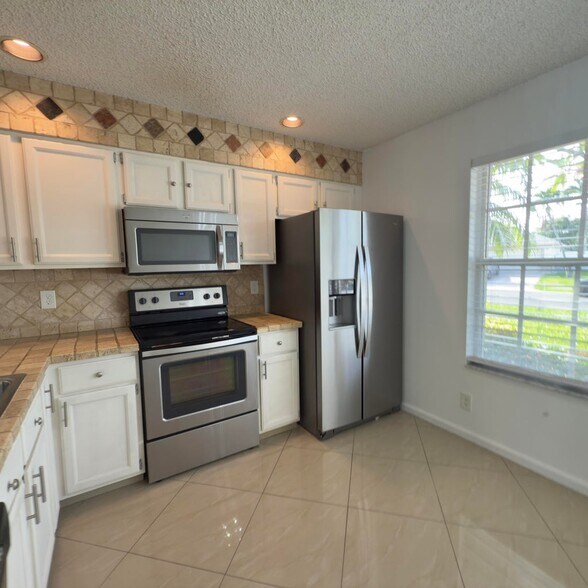 Building Photo - 53 Heather Cove Dr