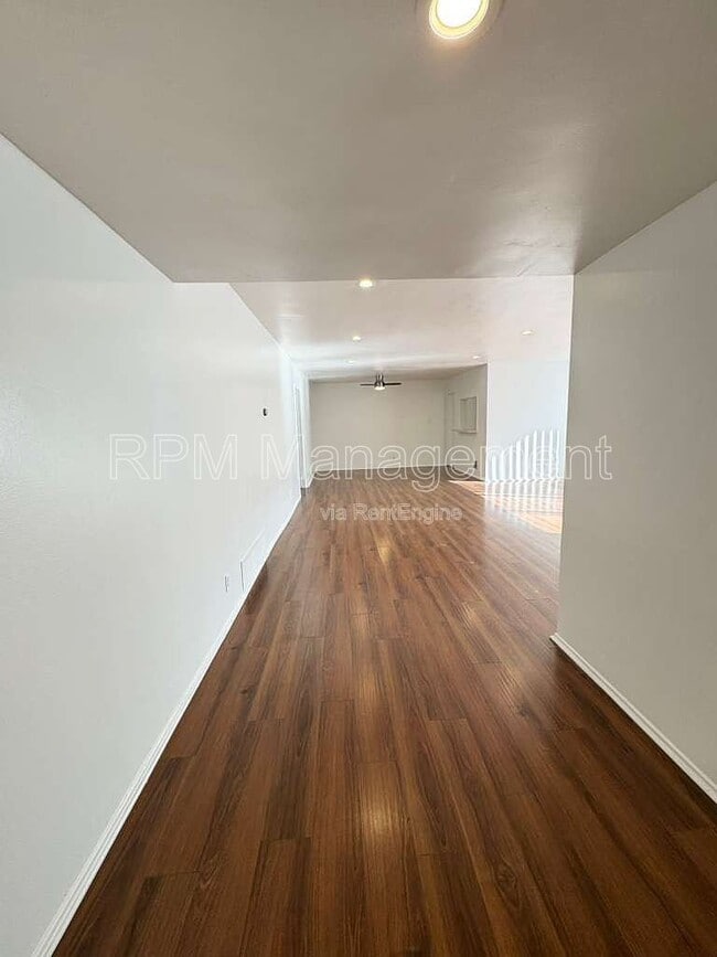 Building Photo - 11939 Albers St