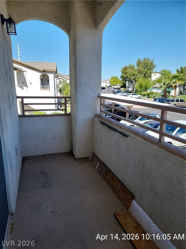 Building Photo - 5650 E Sahara Ave