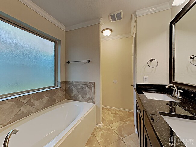 Building Photo - 1607 Hickory Burl Ln
