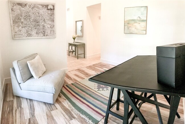 Building Photo - 5 Sandlily Ct