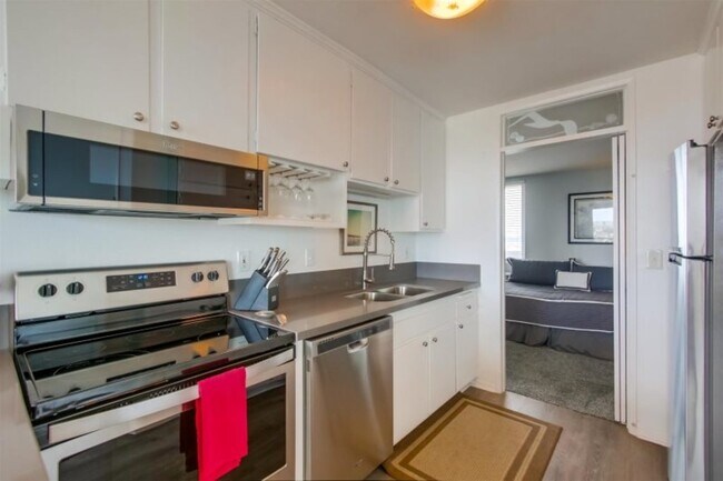 Building Photo - 725 Redondo Ct