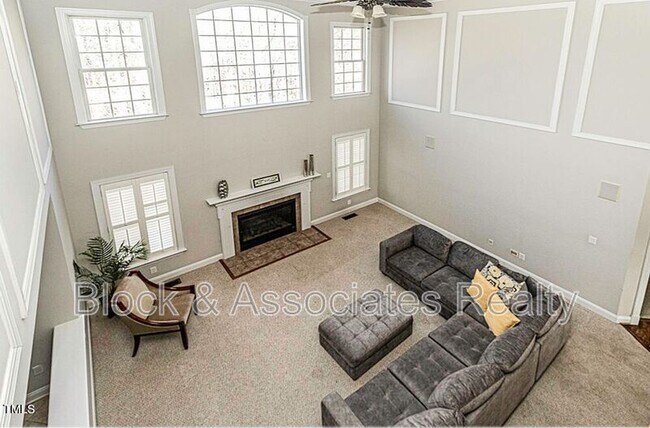 Building Photo - 9244 Palm Bay Cir