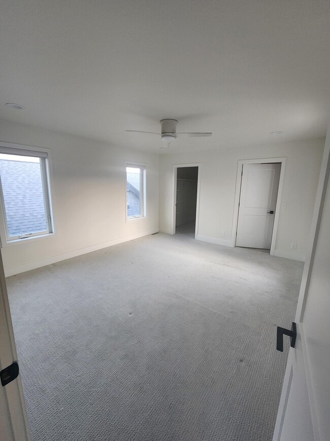 Building Photo - 4216 E Cypress Pl
