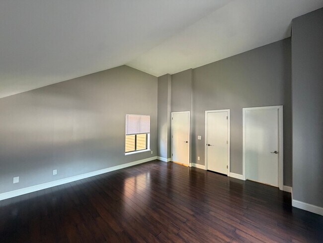 Building Photo - 40 Danforth Ct