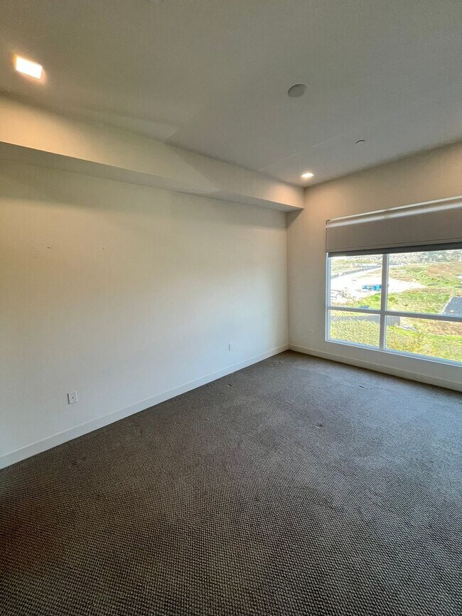 Building Photo - February Ready! Modern Mission Valley Condo in Civita Park