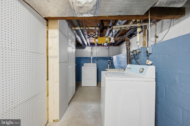 Building Photo - 3413 Yardley Dr