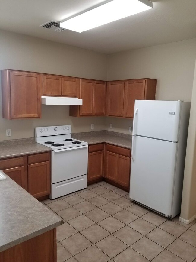Building Photo - Spacious 3BD Home Near Downtown Phoenix & Major Freeways