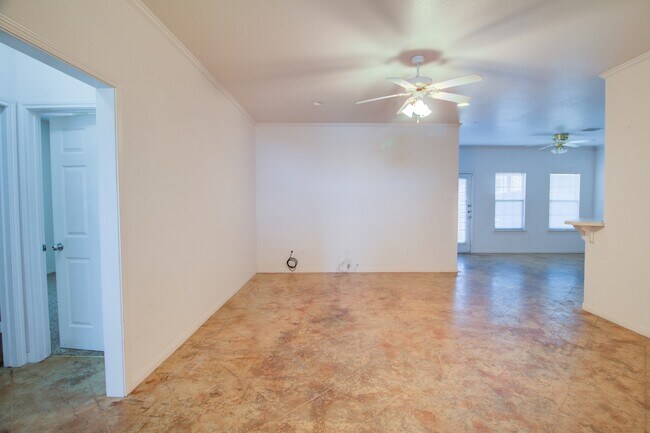 Building Photo - Surrey Ridge Duplex