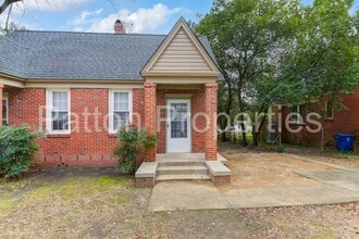 Building Photo - 822-824 Cedar Terrace - Inside CofC - R16404-08-23