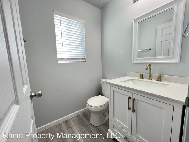 Building Photo - 3 br, 2.5 bath House - 2926 S Sefton Dr