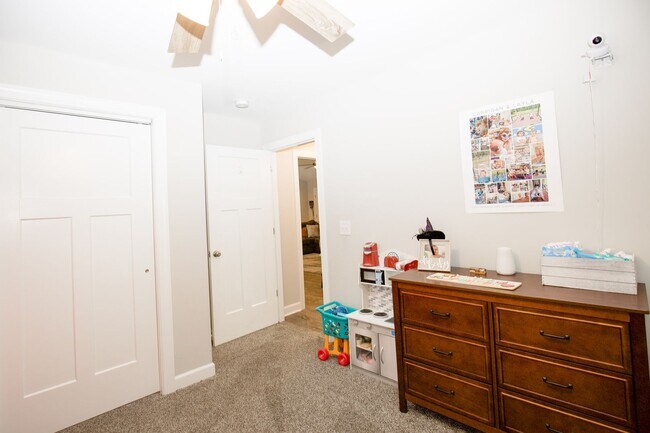 Building Photo - The perfect home! * *Coming up soon!!!!!**
