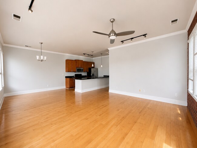 Building Photo - 709 N 4th St