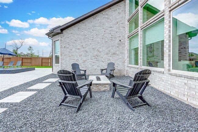 Building Photo - 9903 Regal Bend Dr