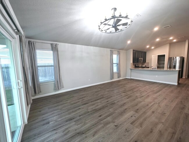 Building Photo - 6032 Genova Pl