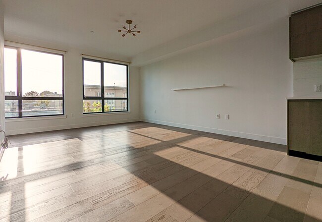 Building Photo - 1300 22nd St