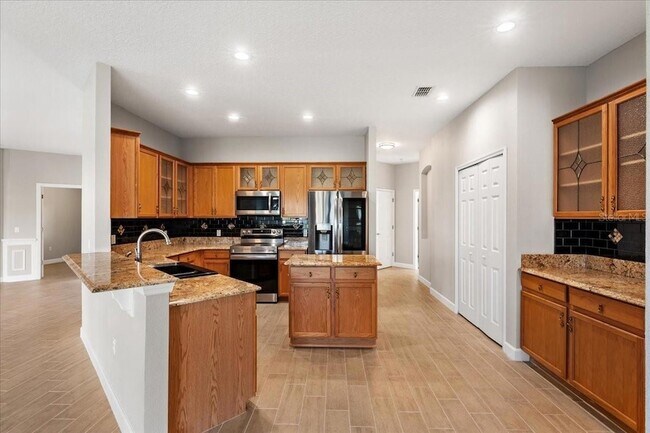 Building Photo - 2580 Channel Way