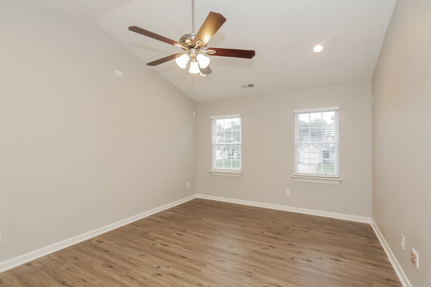 Building Photo - 112 Bluffton Rd