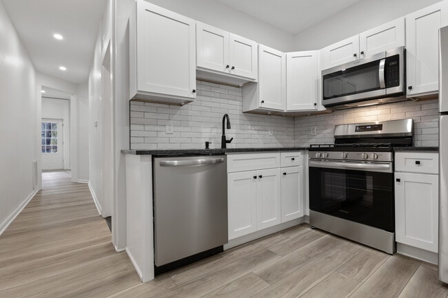 Building Photo - 96- 100 Chestnut St