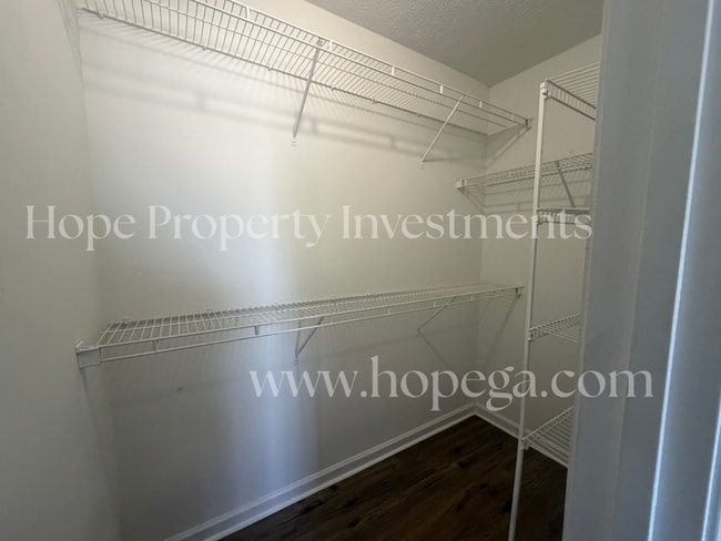 Building Photo - 5 E Newnan Rd