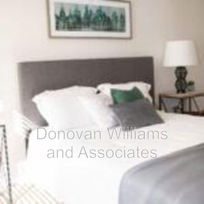 Building Photo - 2207 Kilborne Dr