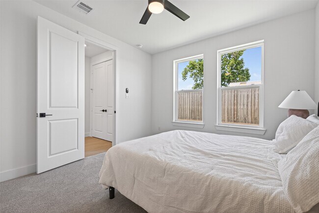 Building Photo - 4333 Avron Dr