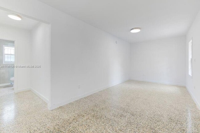 Building Photo - 421 75th St
