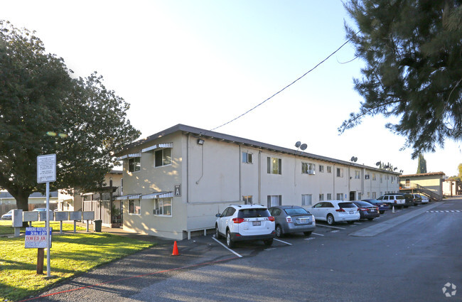 Primary Photo - Clayburn Apartments