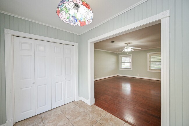 Building Photo - 1707 Key St