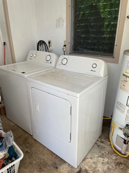 Building Photo - 2739 Hillside Ave