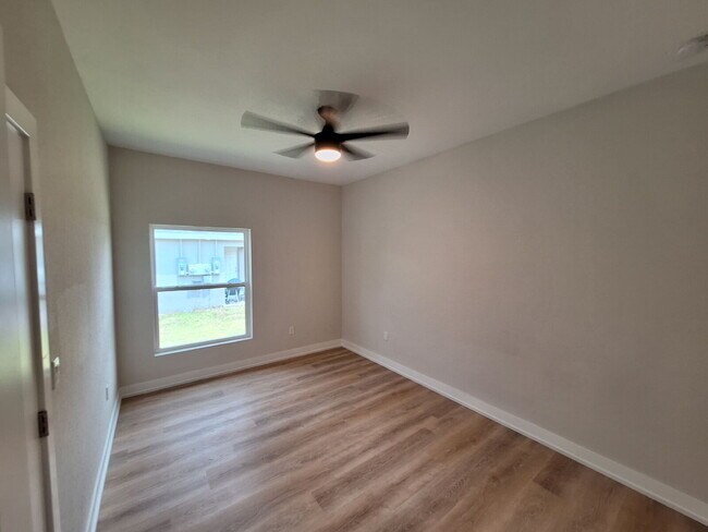 Building Photo - Available with ZERO DEPOSIT MOVE-IN!
