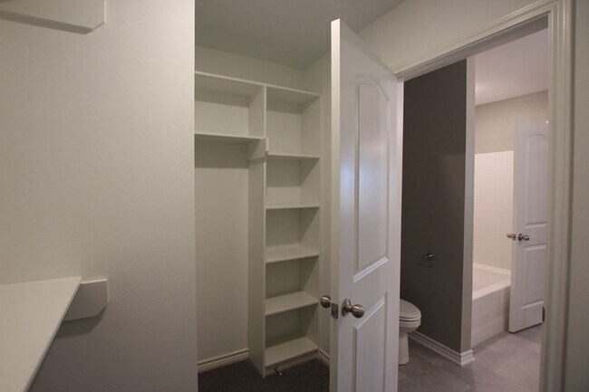 Building Photo - Beautiful 2 Bedroom, 2 Bathroom Townhome in South Tyler-Now offering 1/2 OFF FIRST FULL MONTHS RENT!