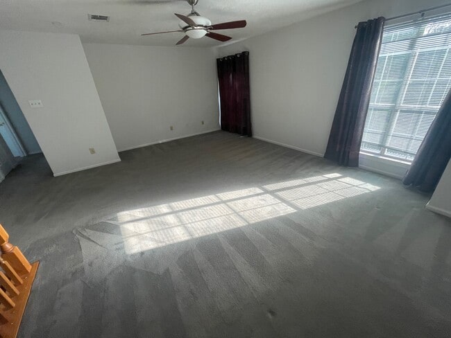 Building Photo - 62 Plum Ct