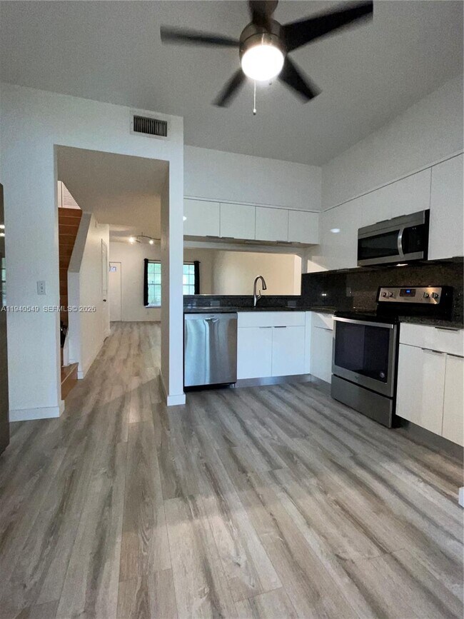 Building Photo - 207 Mallory Ct