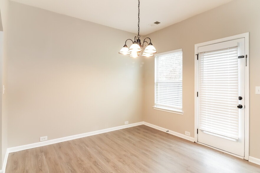 Building Photo - 613 Beaujolais Ct