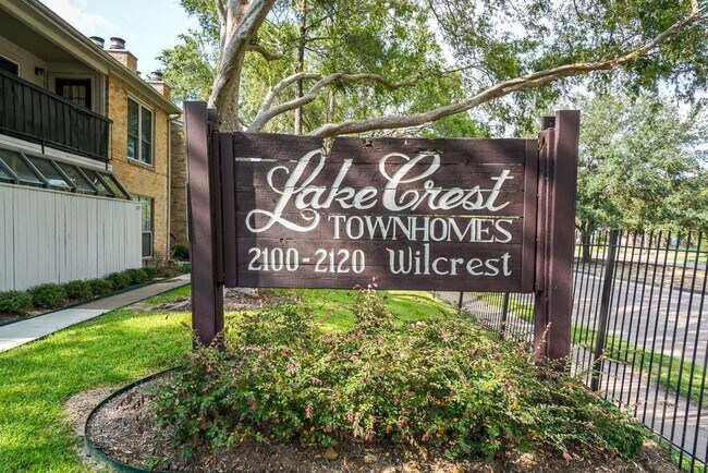 Primary Photo - 2110 Wilcrest Dr