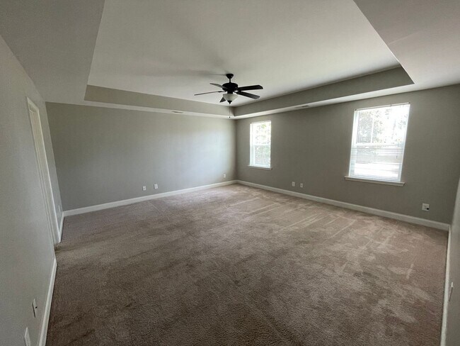 Building Photo - 96 Castlebay Dr