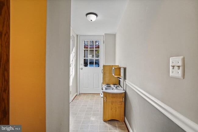 Building Photo - 1421 Race St