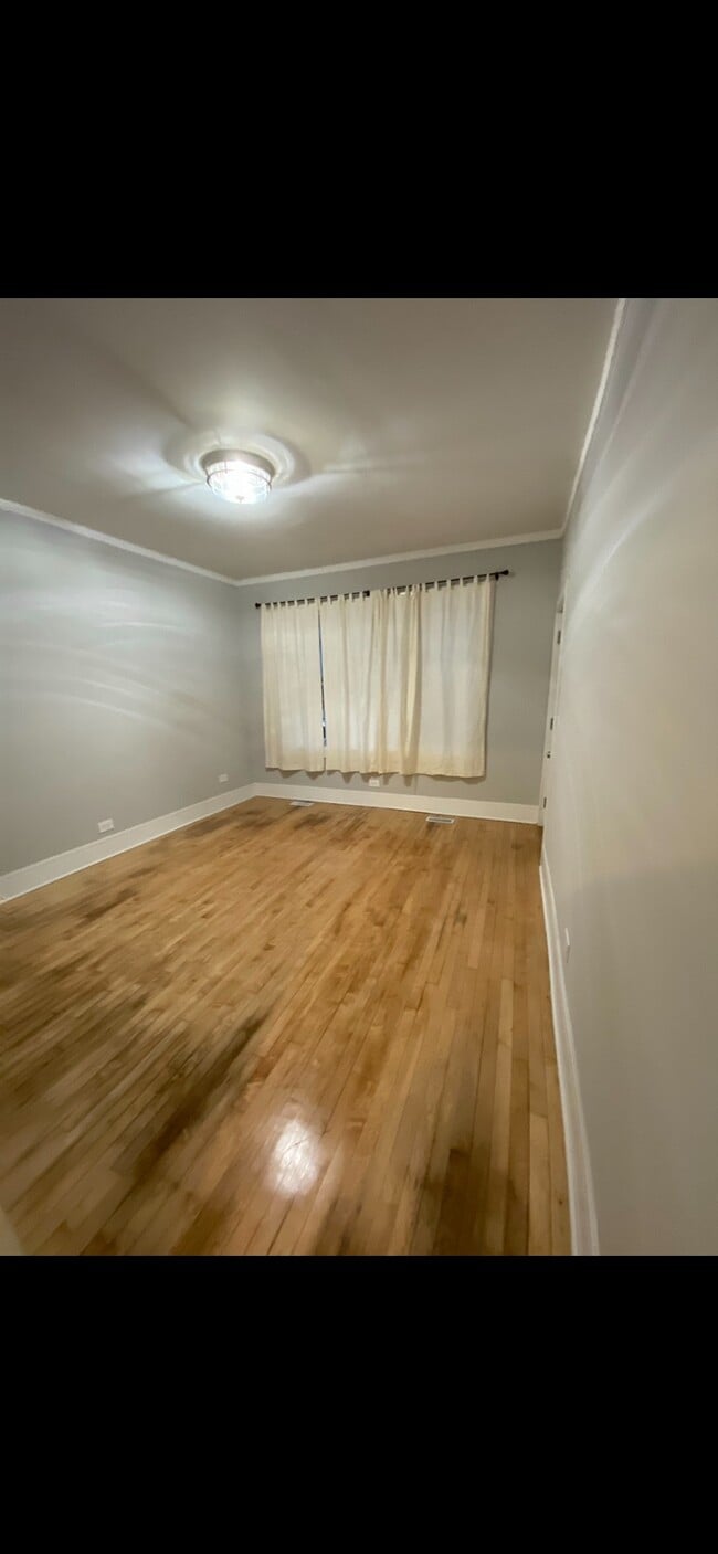 Building Photo - 4931 S Wolcott Ave