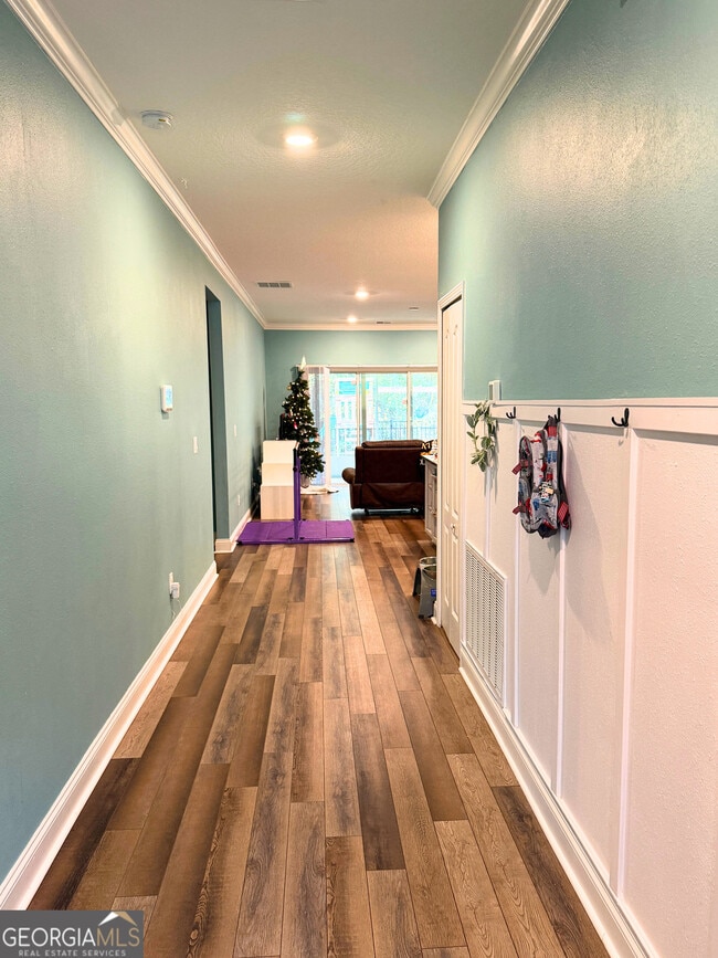 Building Photo - 208 Boatsman Way