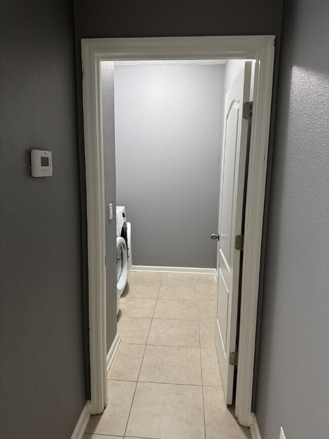 Building Photo - For Rent