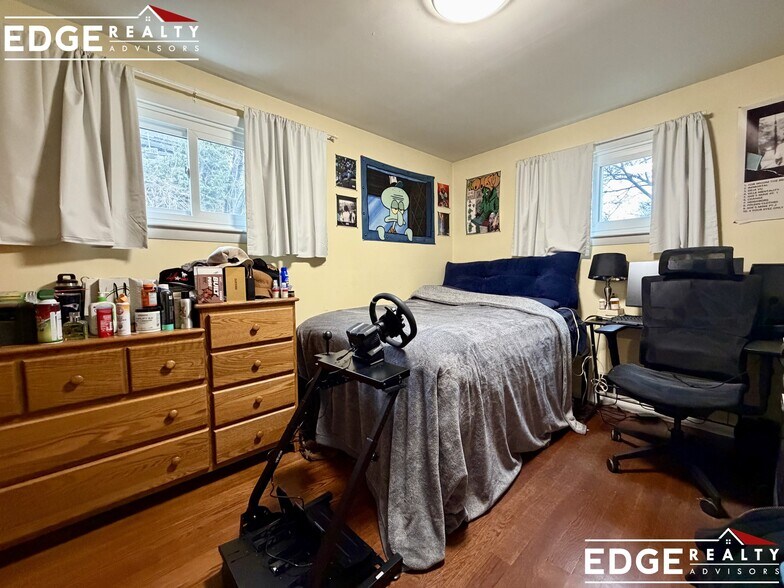 Building Photo - 191 Kenrick St