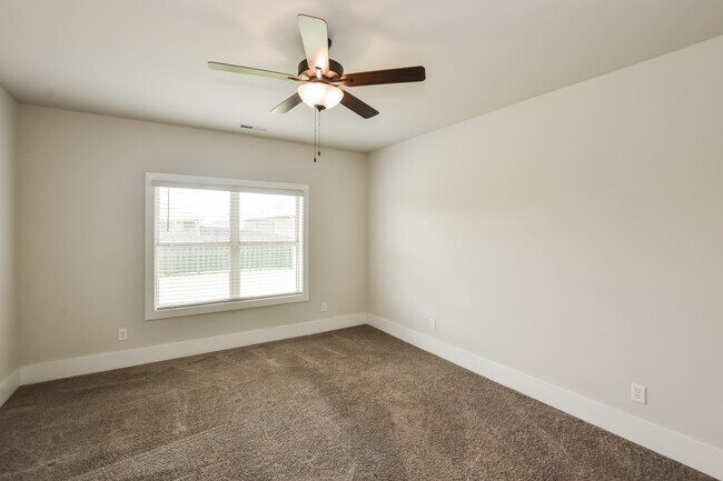 Building Photo - 182 Cherry Laurel Dr